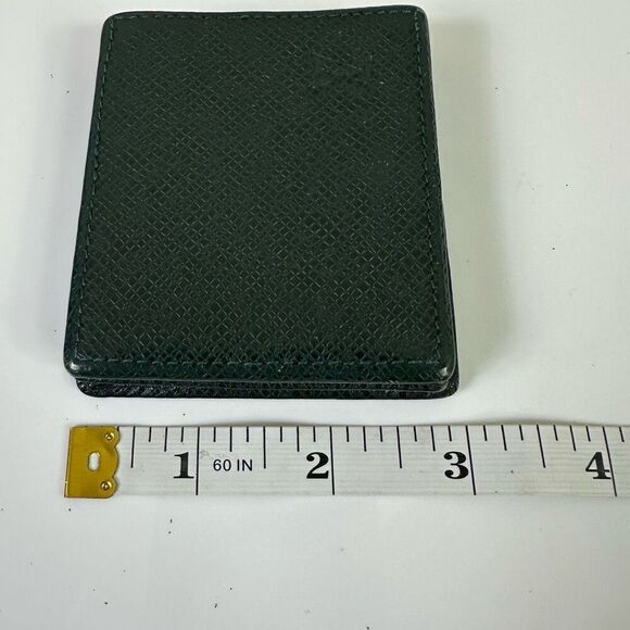 Louis Vuitton Green Taiga Leather Coin Case - Picture 9 of 11